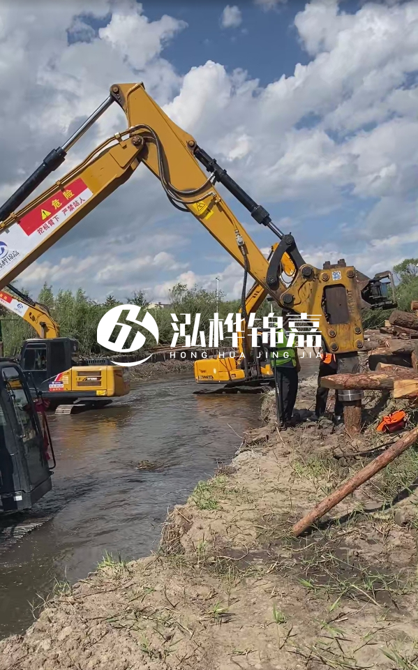 重慶打松木樁專業(yè)施工隊-4米松木桿小頭十公分多少錢？