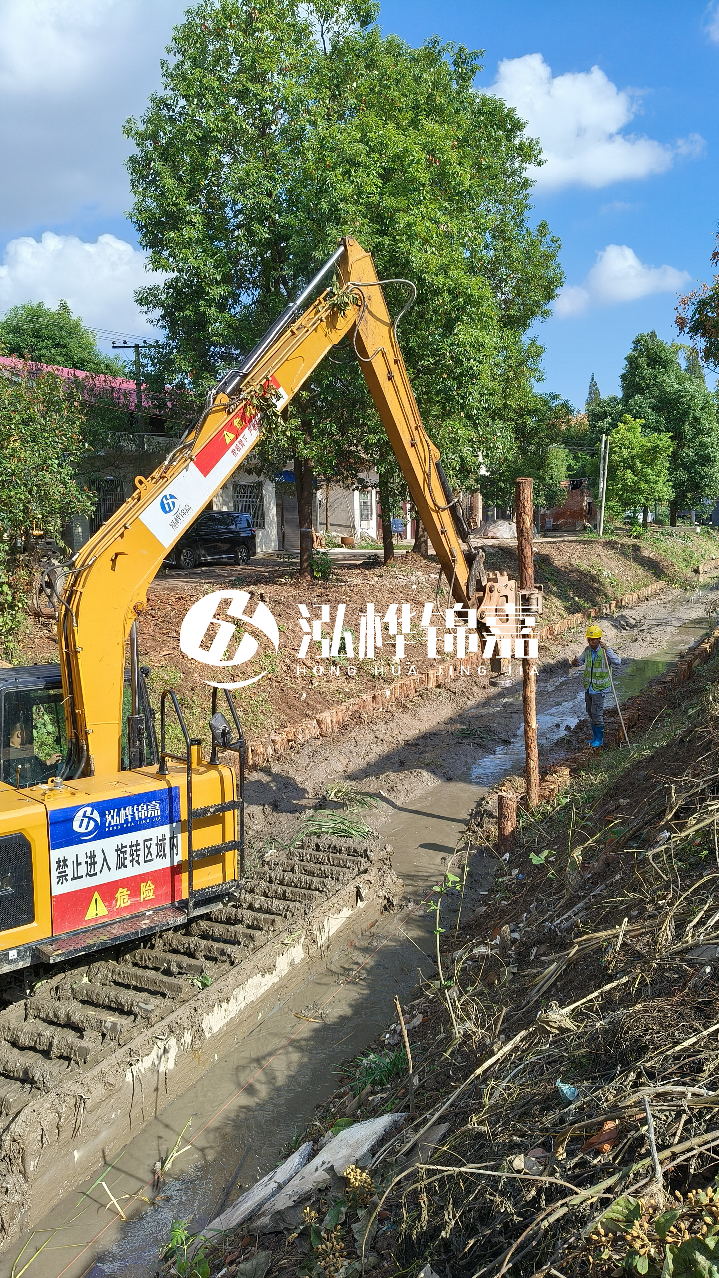 白山挖機打木樁專業(yè)施工-打6米木樁多少錢一根？