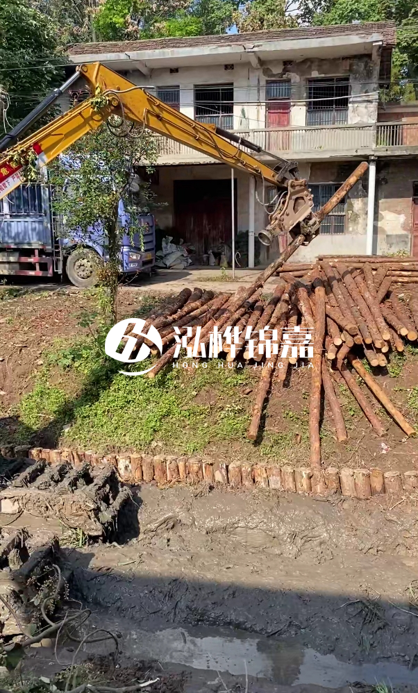 吉安挖機(jī)打木樁專業(yè)施工-河道護(hù)坡打樁能否防止河岸塌陷？