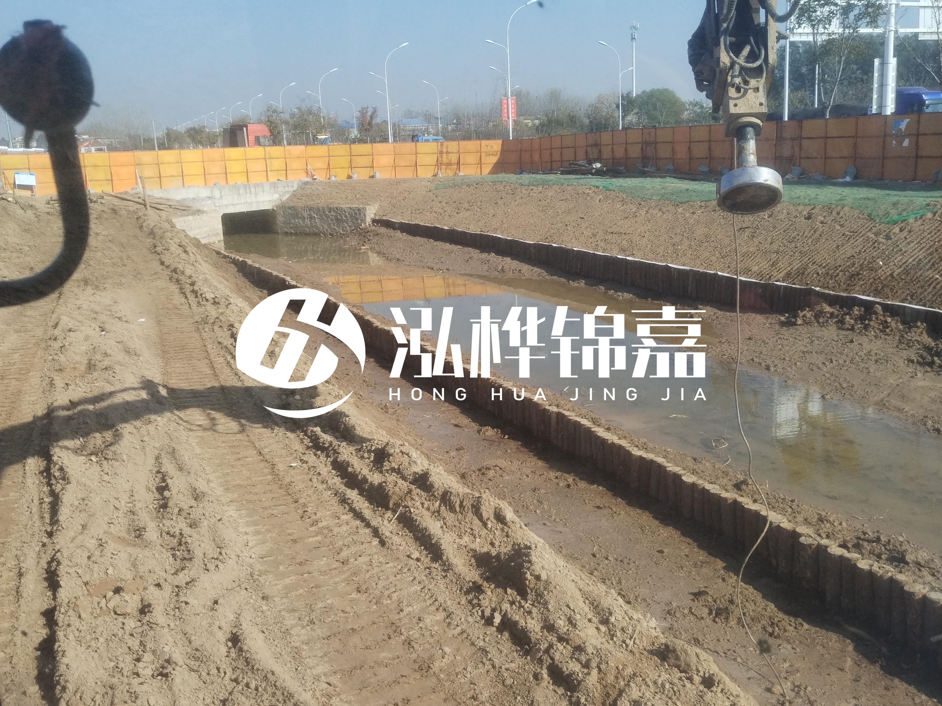 木樁打入地下作用是什么？松木樁在地底下會(huì)爛嗎？