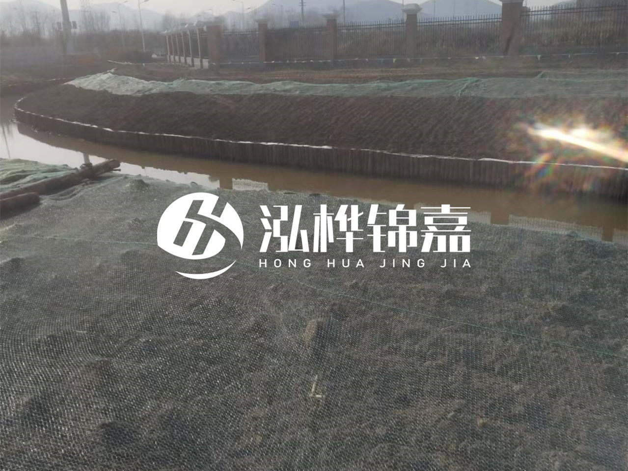 河道木樁打不下去怎么辦？河道打樁木能在水里使用多少年？