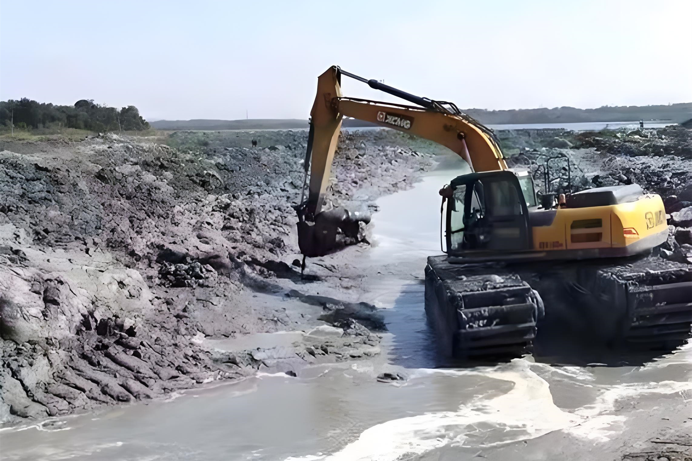 安徽水挖清淤團隊泓樺錦嘉-挖機怎么清理魚塘淤泥？