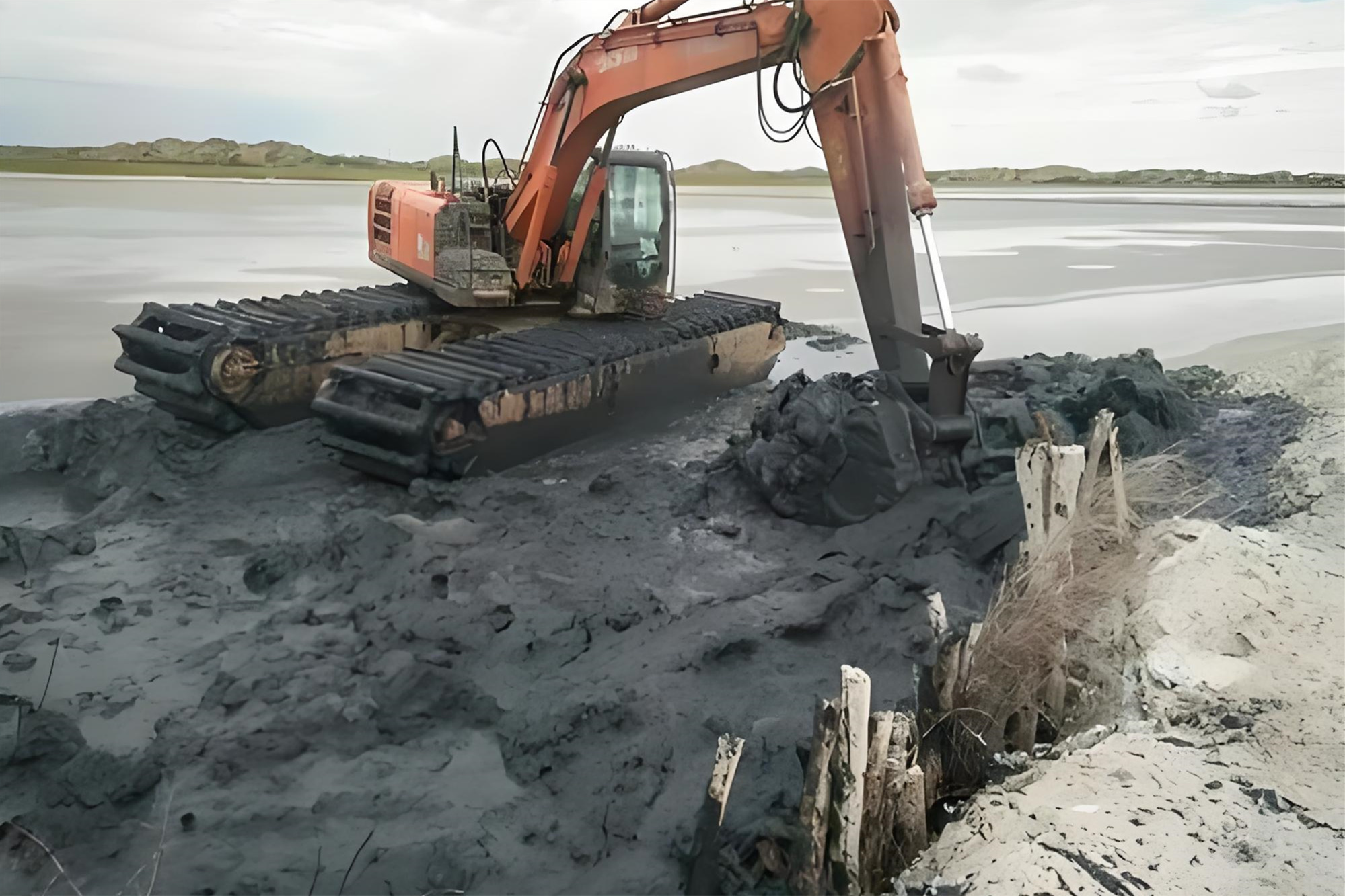 河南鄭州挖機清淤施工隊-沼澤地清淤的施工團隊需要什么資質(zhì)？