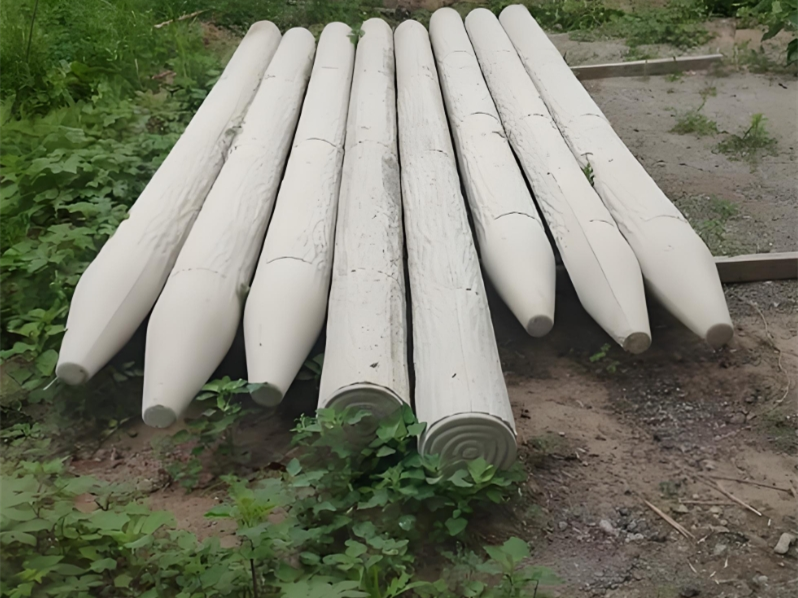 水泥樁批發(fā)廠家泓樺錦嘉-水泥仿木樁適合哪些場景使用？