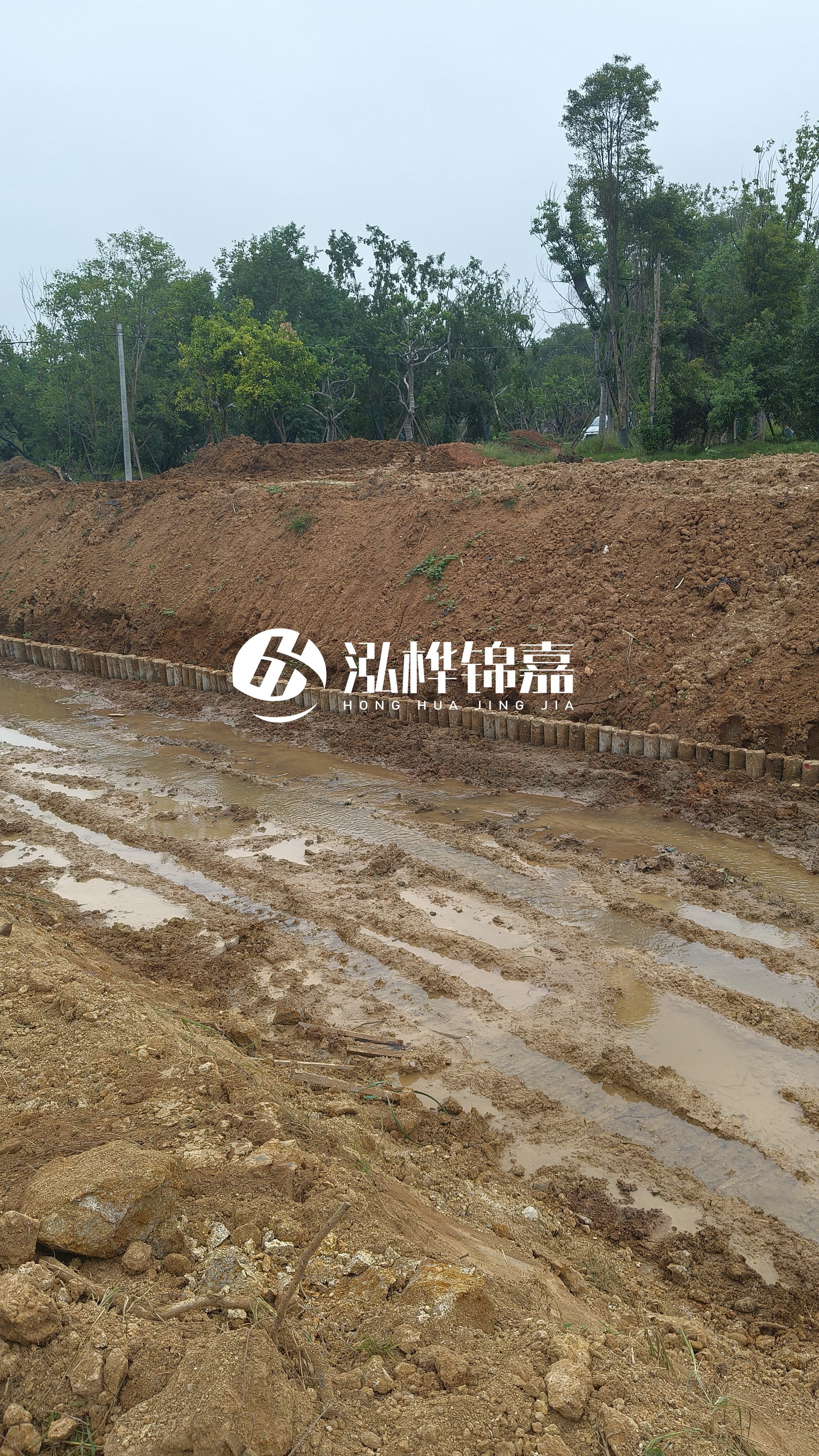 水泥仿木樁施工隊(duì)泓樺錦嘉-4米水泥樁打樁多少錢一根？